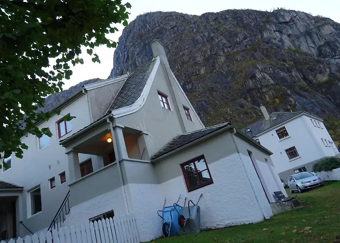 Fjordshelter- Cozy Townhouse Ferienhaus Tyssedal