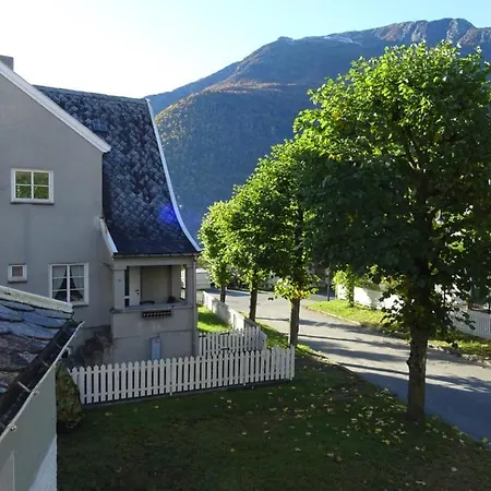 Fjordshelter- Cozy Townhouse Dom wakacyjny